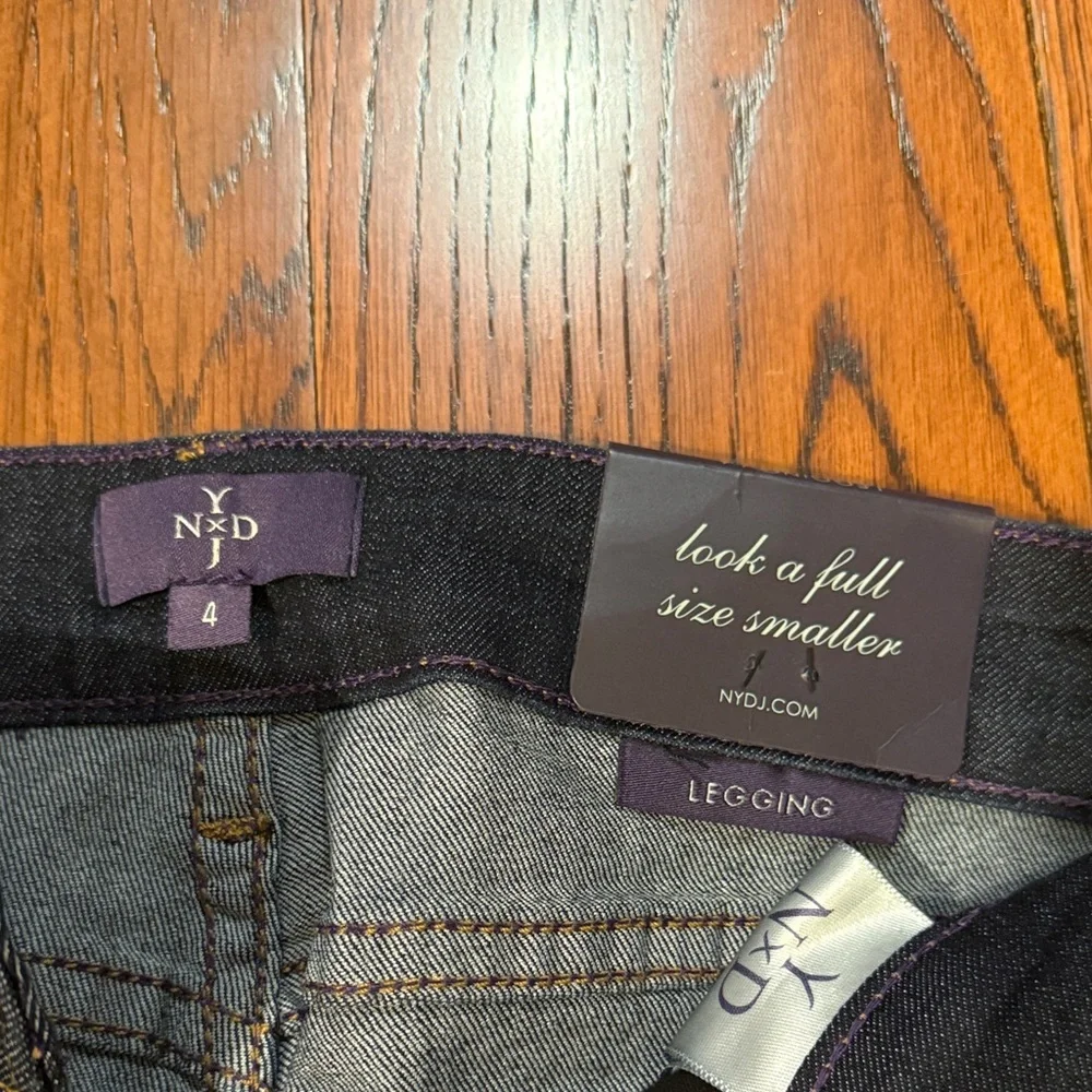 NWT NYDJ Dark Blue Women's Skinny Jeans!!! Size 4 - Picture 2 of 4